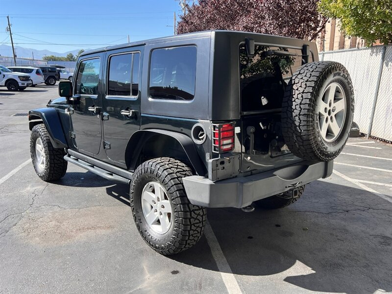 Used 2012 Jeep Wrangler Unlimited Rubicon w/ Connectivity Group AWD/4WD image 5