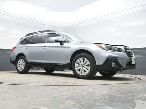 Used 2018 Subaru Outback 2.5i Premium image 30
