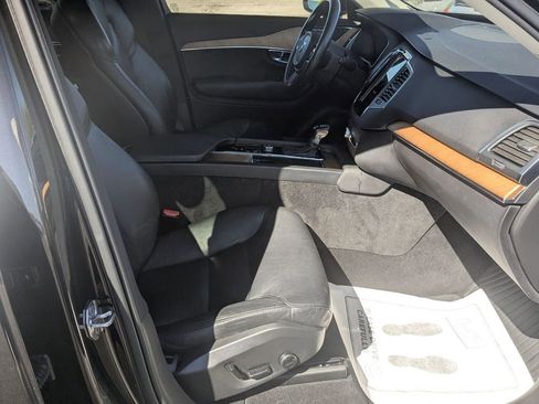 Used 2021 Volvo XC90 T6 Momentum w/ Climate Package image 33