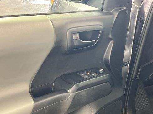 Used 2023 Toyota Tacoma SR w/ SR Convenience Package AWD/4WD image 15