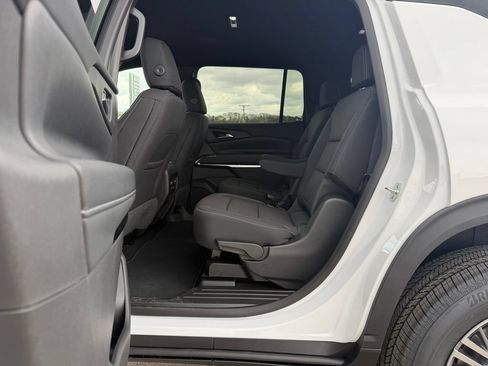 Used 2018 Chevrolet Traverse LT AWD/4WD image 32