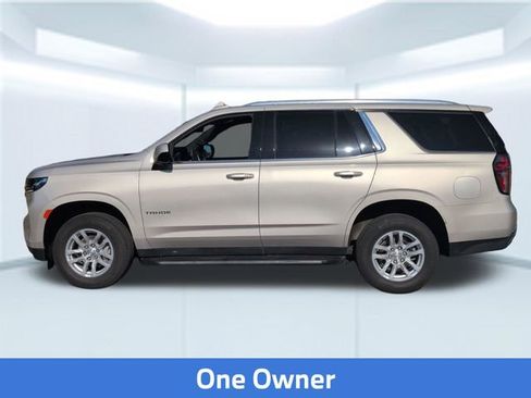 Used 2024 Chevrolet Tahoe LT RWD image 2