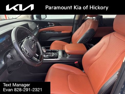 Used 2022 Kia Carnival SX Prestige w/ Paint Protection Package FWD image 28