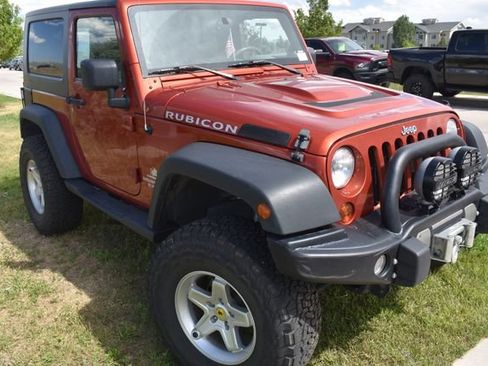 Used 2009 Jeep Wrangler Rubicon w/ Dual Top Group AWD/4WD image 3