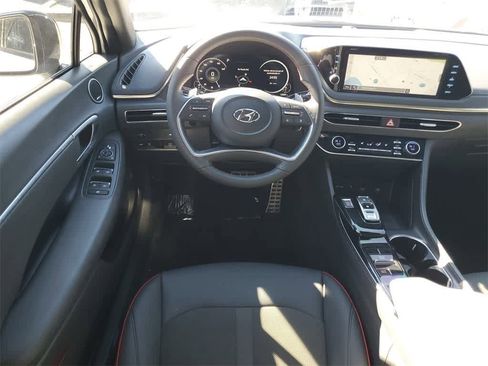 Used 2023 Hyundai Sonata SEL Plus w/ Preferred Accessory Package image 15