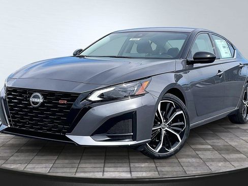 New 2026 Nissan Altima 2.5 SR FWD image 2