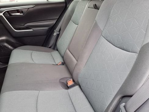 Used 2025 Toyota RAV4 XLE AWD/4WD image 6