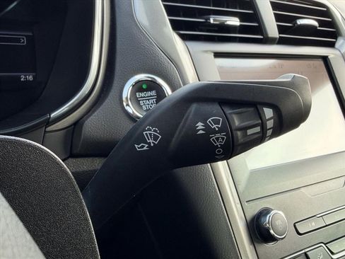 Used 2020 Ford Fusion SE image 22