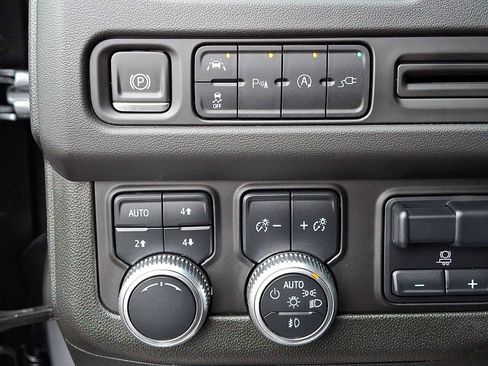 Used 2021 GMC Yukon SLT w/ SLT Luxury Plus Package image 29