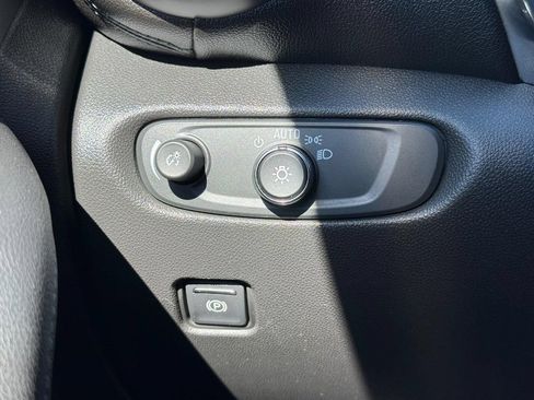 Used 2019 Chevrolet Blazer LT FWD image 20