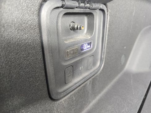 Used 2023 Rivian R1T Launch Edition image 34