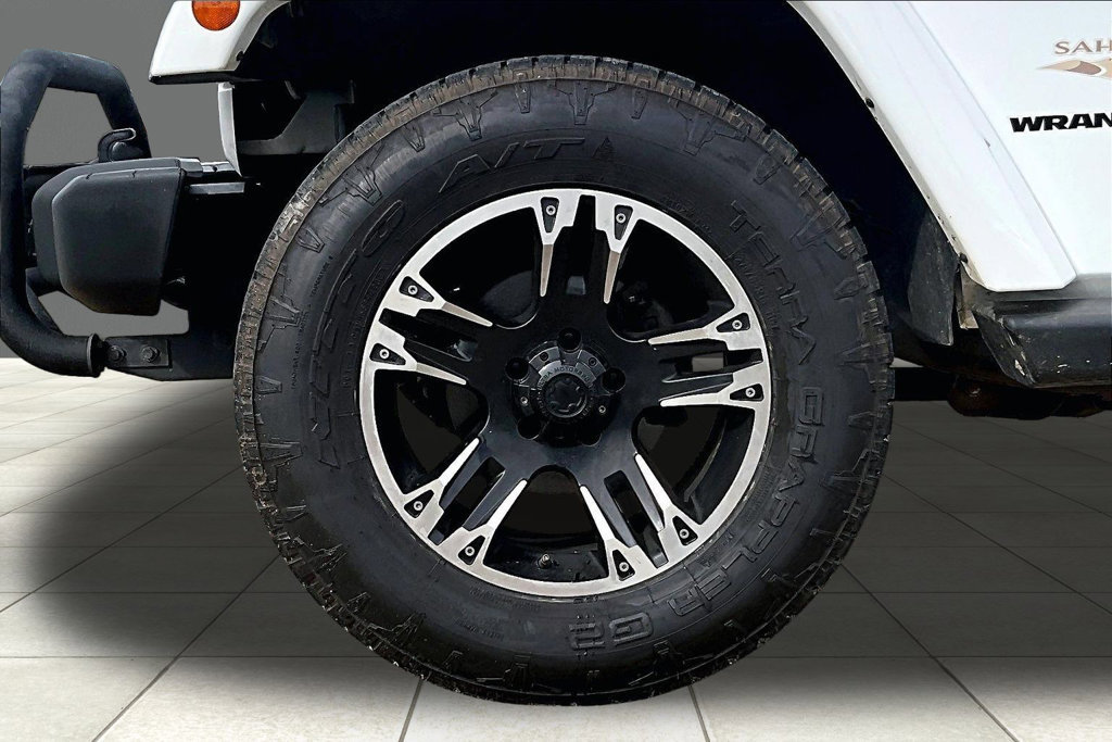 Used 2012 Jeep Wrangler Sahara AWD/4WD image 9