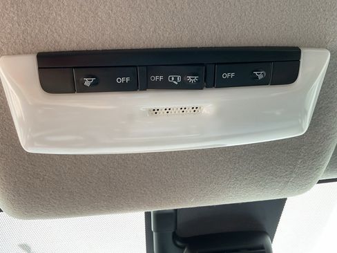 New 2025 Nissan Versa SV w/ Trunk Package image 25