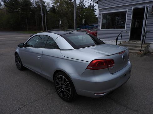 Used 2013 Volkswagen Eos FWD image 3