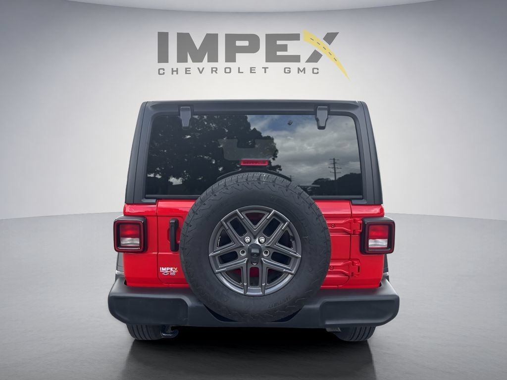 Used 2025 Jeep Wrangler Unlimited Sport AWD/4WD image 4