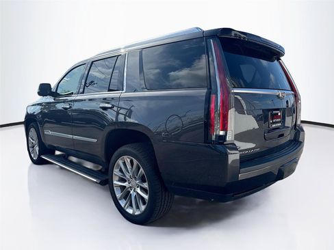 Used 2017 Cadillac Escalade Premium Luxury AWD/4WD image 3