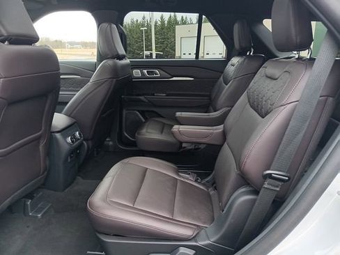 Used 2025 Ford Explorer Platinum w/ LUX Leather Package AWD/4WD image 21
