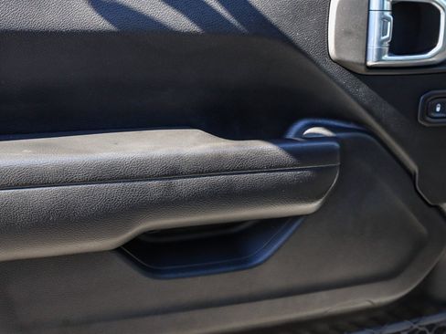 Used 2020 Jeep Wrangler Unlimited Sport S image 19