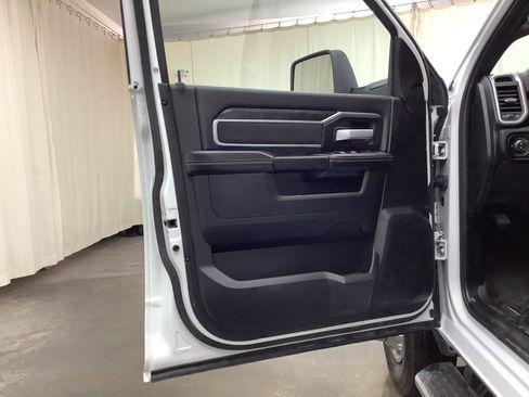 Used 2024 RAM 3500 Big Horn image 15