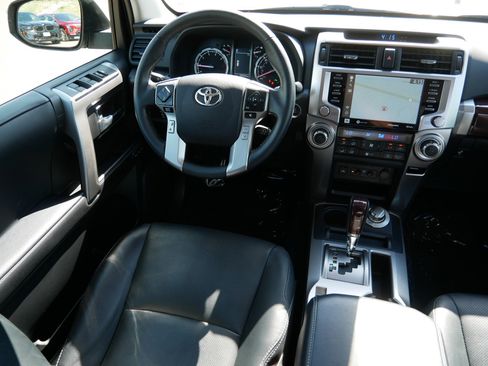 Used 2022 Toyota 4Runner Limited AWD/4WD image 7
