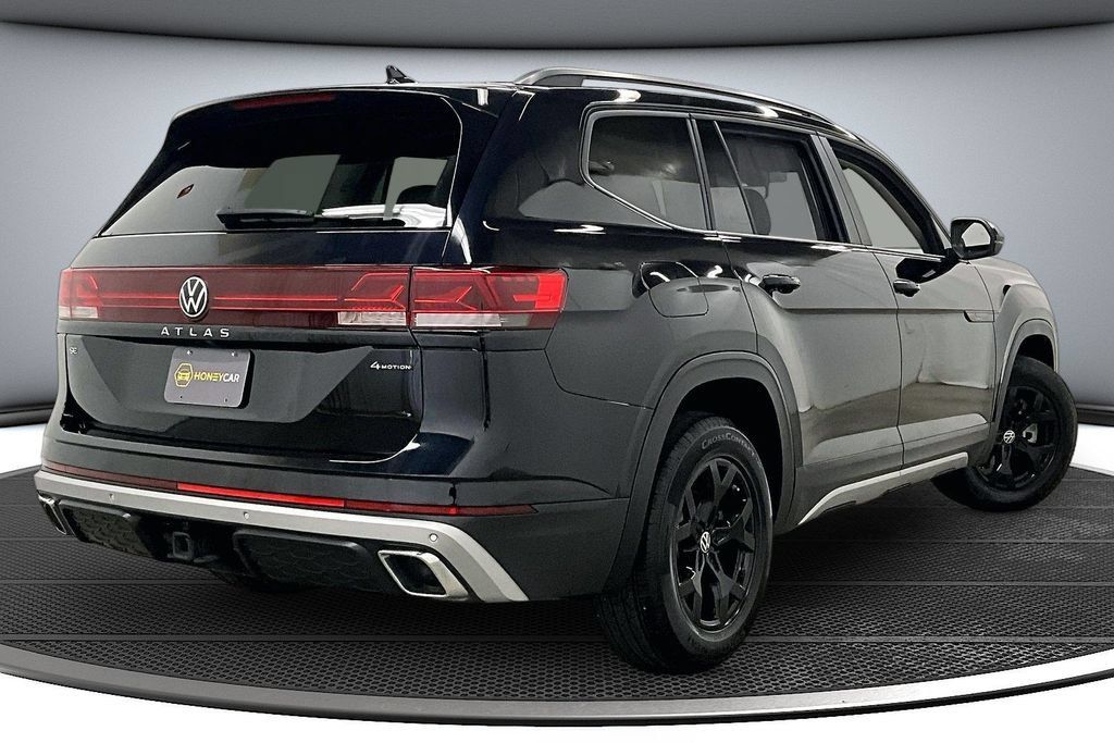 Used 2024 Volkswagen Atlas Peak Edition SE AWD/4WD image 6