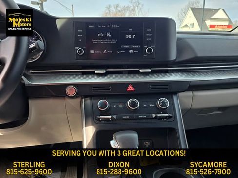 Used 2024 Kia Carnival LX image 23