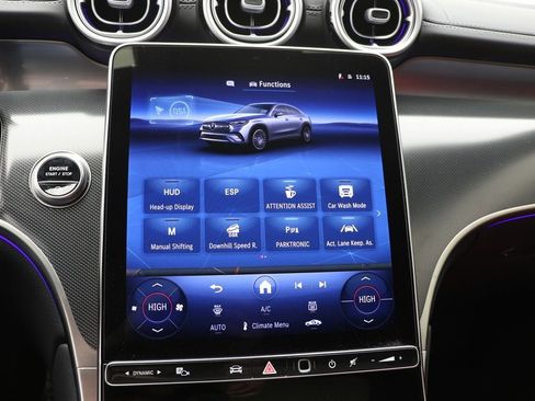 Used 2025 Mercedes-Benz GLC 300 4MATIC image 30