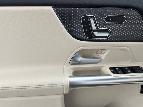 Used 2026 Mercedes-Benz GLA 250 image 11