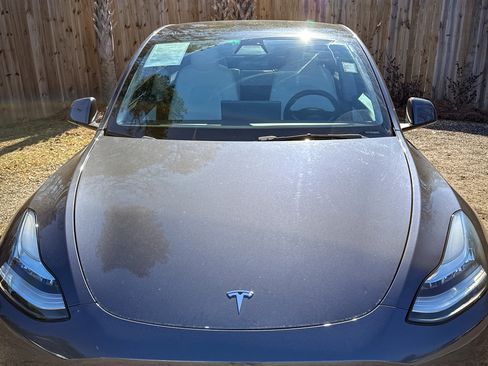Used 2021 Tesla Model Y Long Range image 22