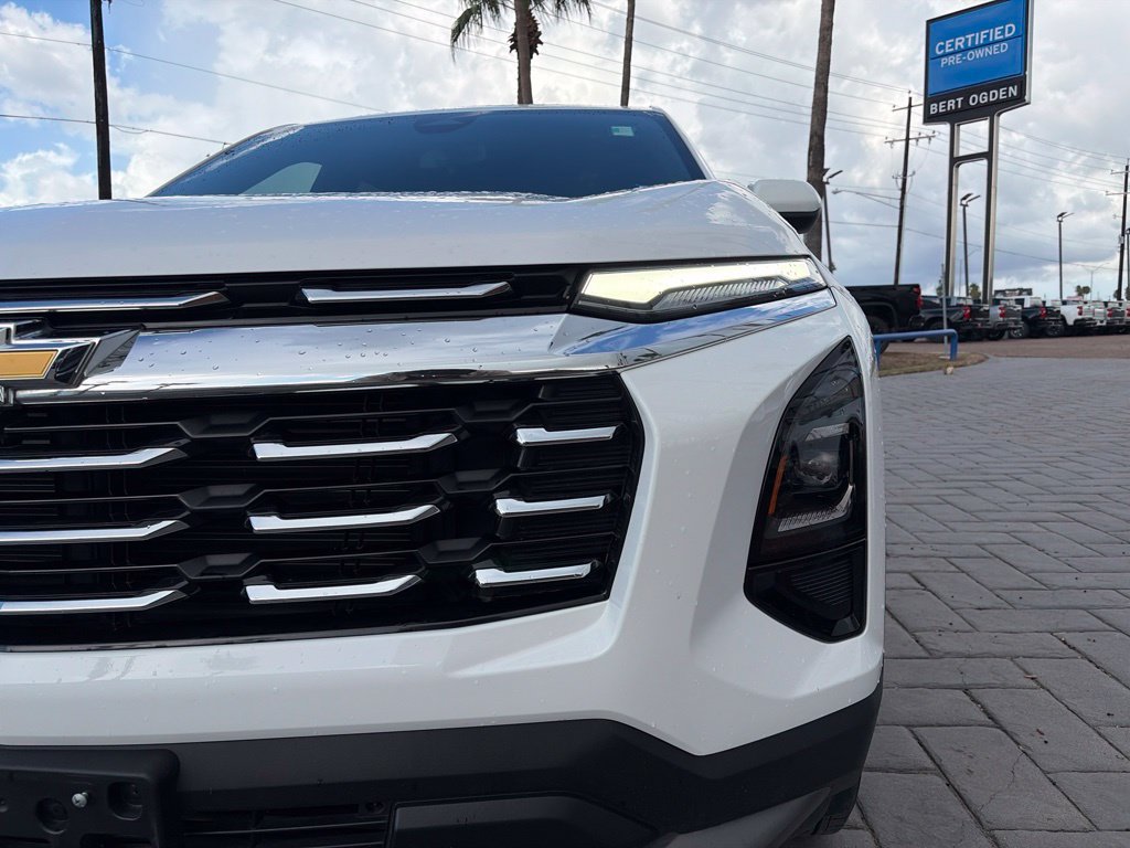 Used 2026 Chevrolet Equinox LT FWD image 3