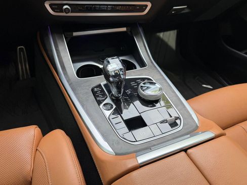 Certified 2022 BMW X7 M50i w/ Dynamic Handling Package AWD/4WD image 18