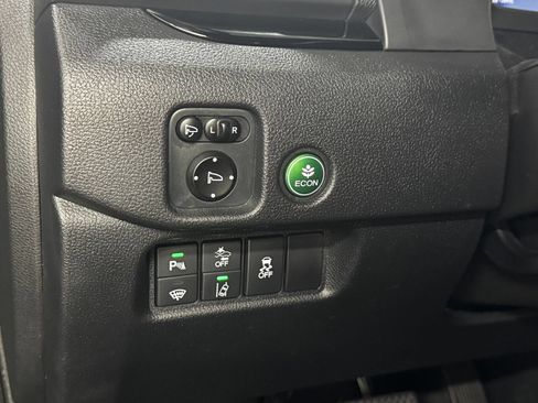 Used 2019 Honda Pilot Touring image 28