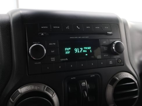 Used 2014 Jeep Wrangler Unlimited Sport w/ Quick Order Package 24S AWD/4WD image 41