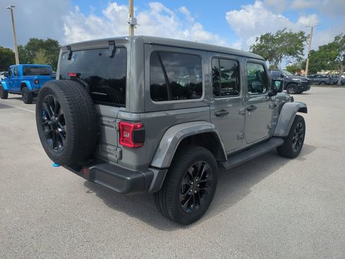 Used 2023 Jeep Wrangler Unlimited Sahara AWD/4WD image 6