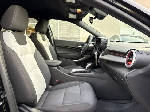 Used 2024 Chevrolet Trax RS w/ Driver Confidence Package image 25