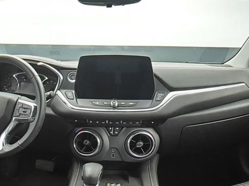 Used 2023 Chevrolet Blazer LT w/ Sound & Technology Package image 18