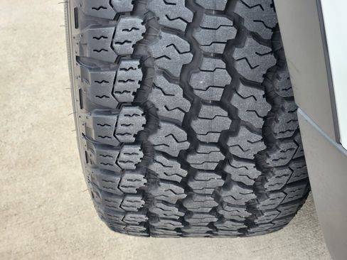 Certified 2025 Land Rover Defender 90 S image 12