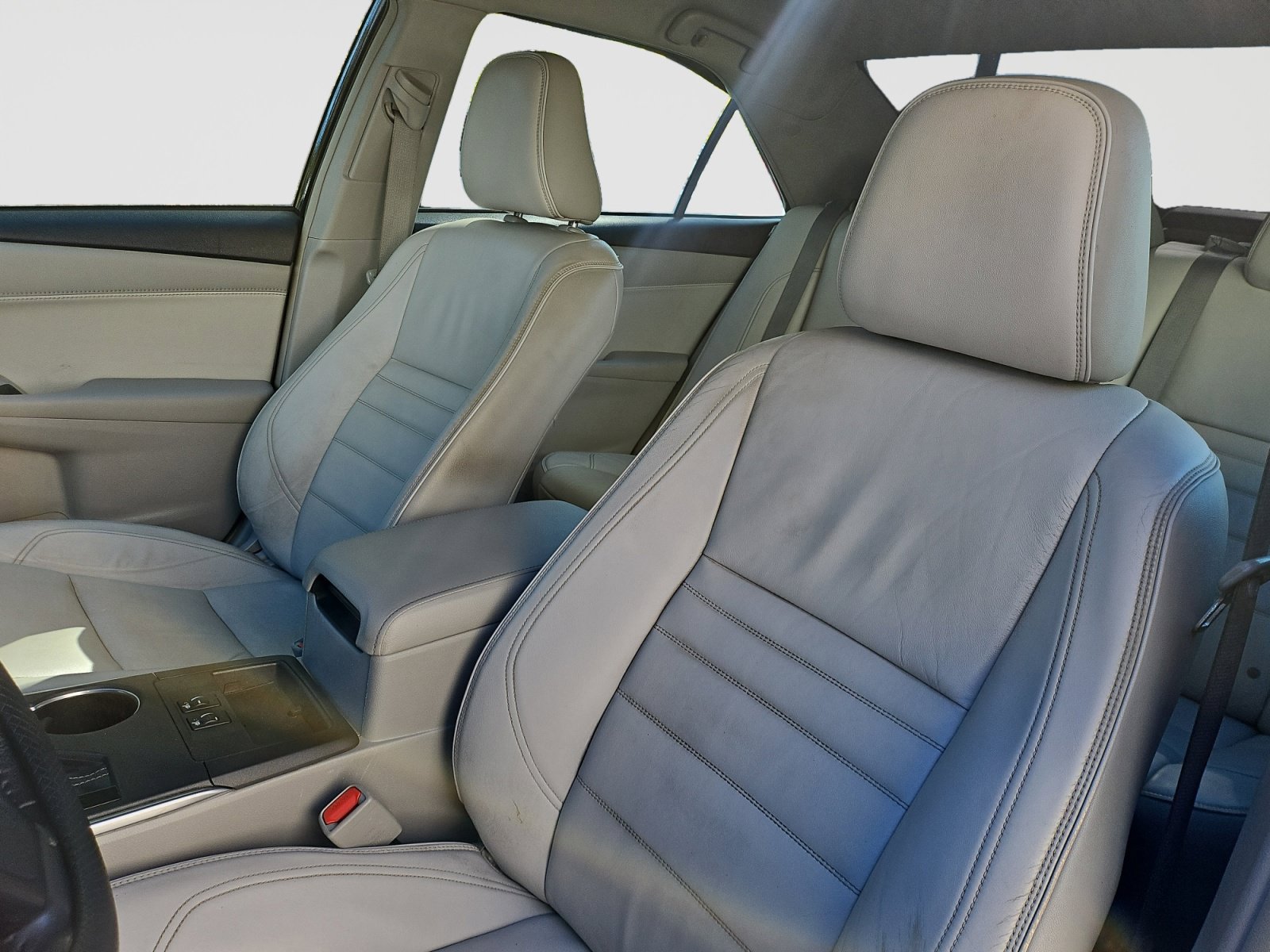 Used 2015 Toyota Camry XLE FWD image 21