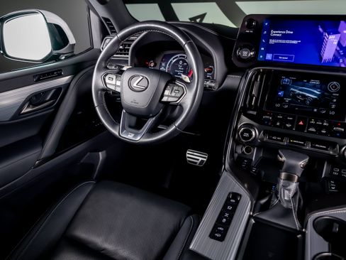 Used 2024 Lexus LX 600 F Sport AWD/4WD image 8