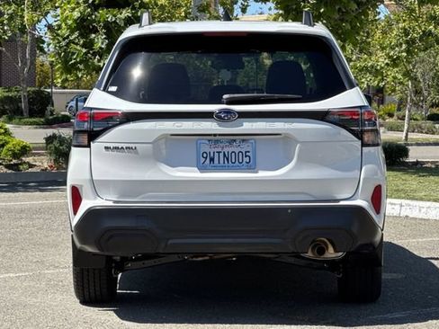 Used 2026 Subaru Forester Premium AWD/4WD image 5