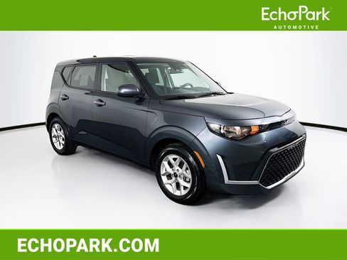 Used 2025 Kia Soul LX w/ LX Technology Package image 1
