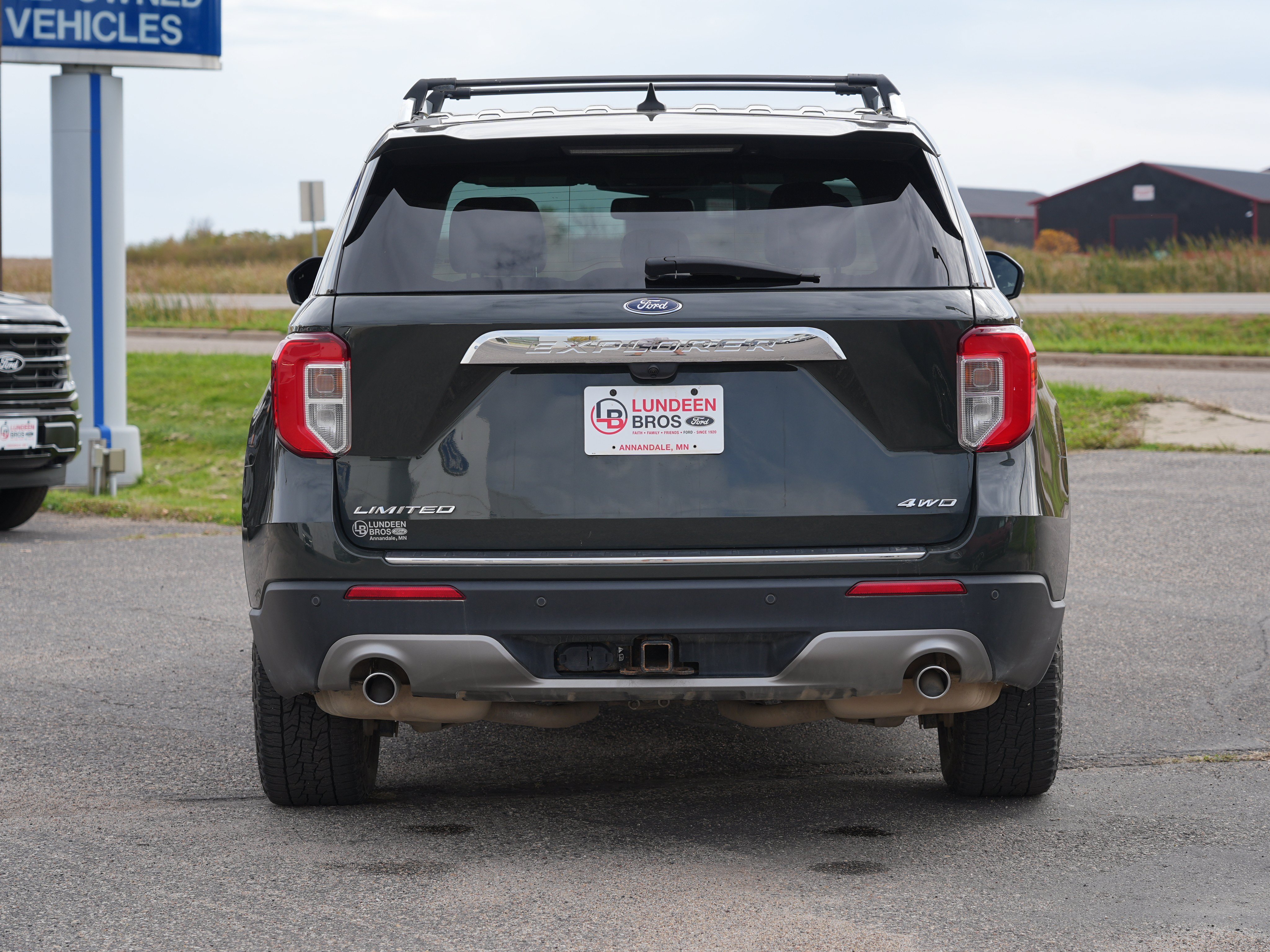 Used 2022 Ford Explorer Limited w/ Equipment Group 301A AWD/4WD image 4