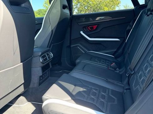 Used 2025 Lamborghini Urus SE AWD/4WD image 11