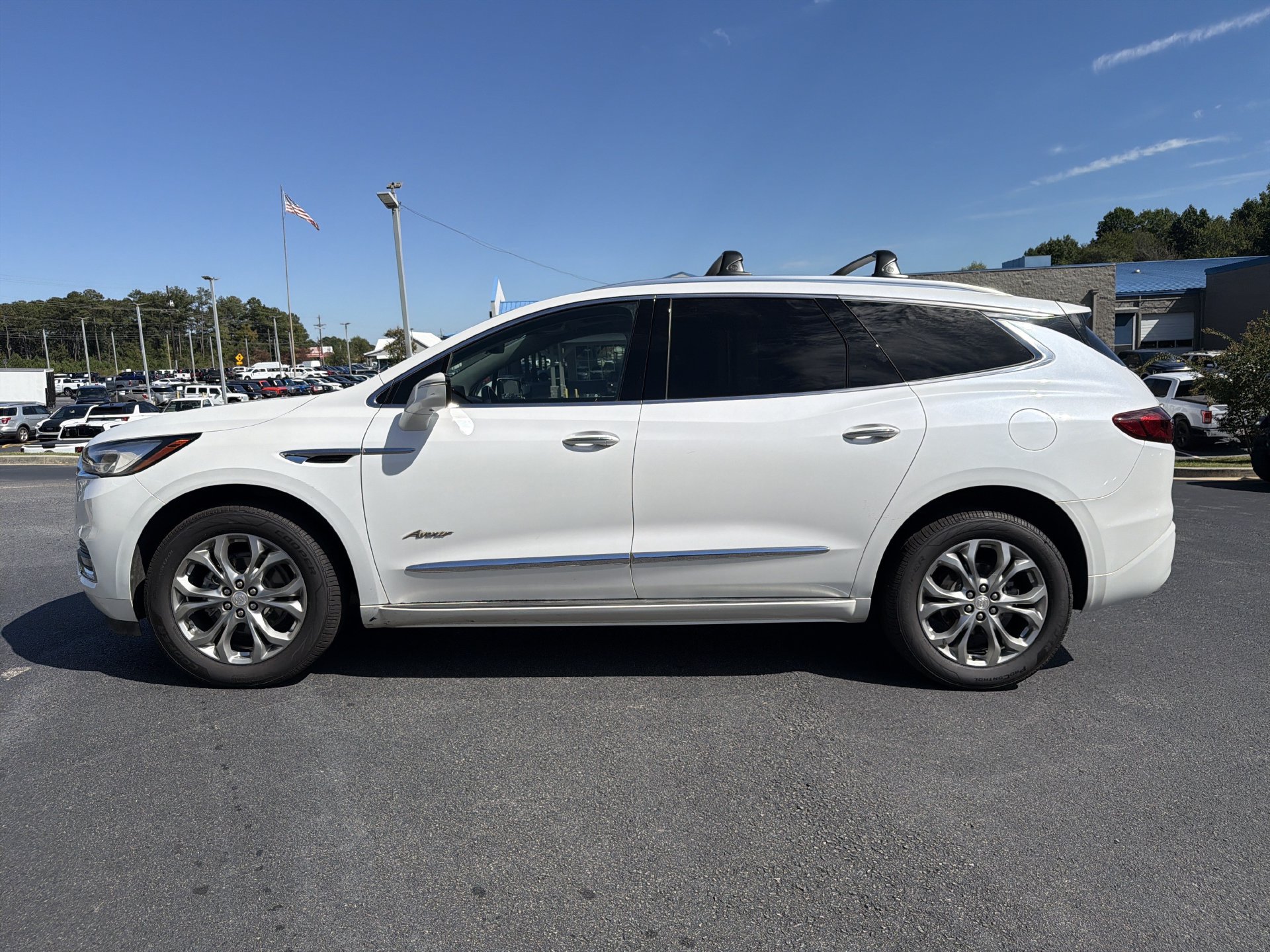 Used 2021 Buick Enclave Avenir w/ LPO, Hit The Road Package FWD image 15