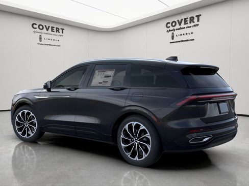 New 2026 Lincoln Nautilus Reserve image 4