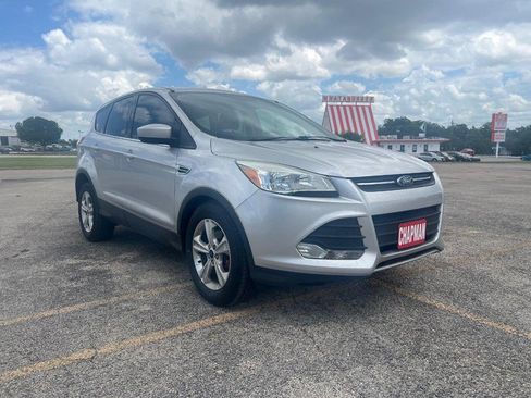 Used 2015 Ford Escape SE FWD image 4