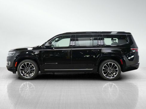 Used 2024 Jeep Wagoneer Series III w/ Premium Group I AWD/4WD image 2