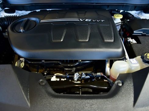 Used 2021 Jeep Cherokee Limited w/ Elite Package image 28