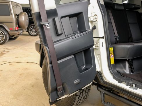 Used 2012 Toyota FJ Cruiser 4WD image 40