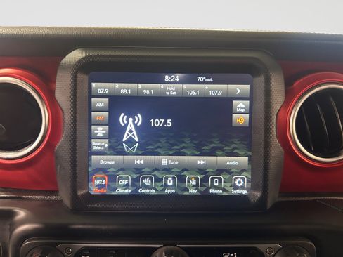 Used 2022 Jeep Gladiator Rubicon w/ Cold Weather Group AWD/4WD image 17